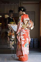 美国一经销商 在90年代倒闭商店内发现大量稀有游戏卡带